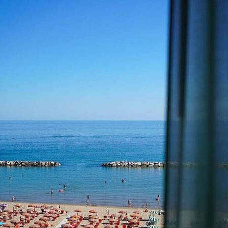 Hotel International Gabicce Mare Exterior photo