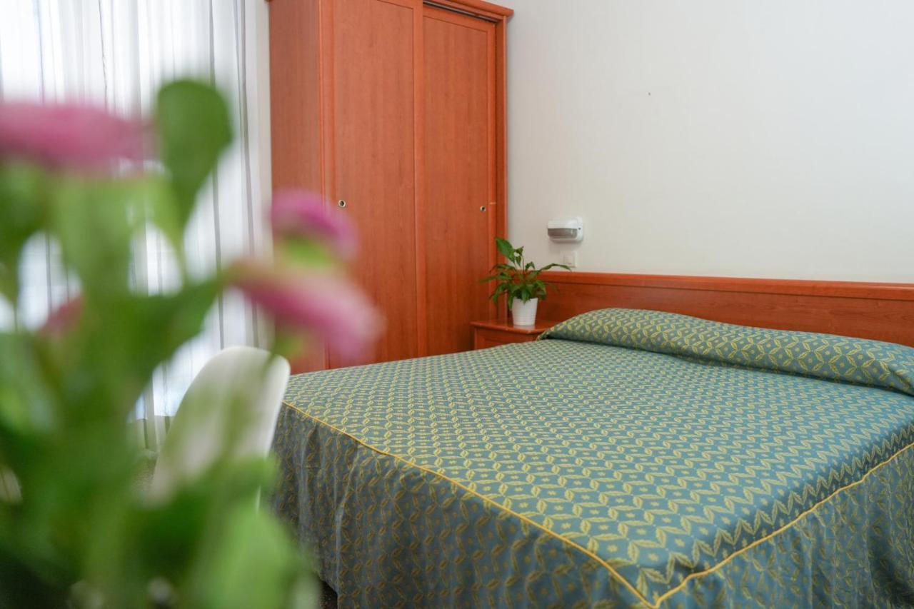 Hotel International Gabicce Mare Exterior photo