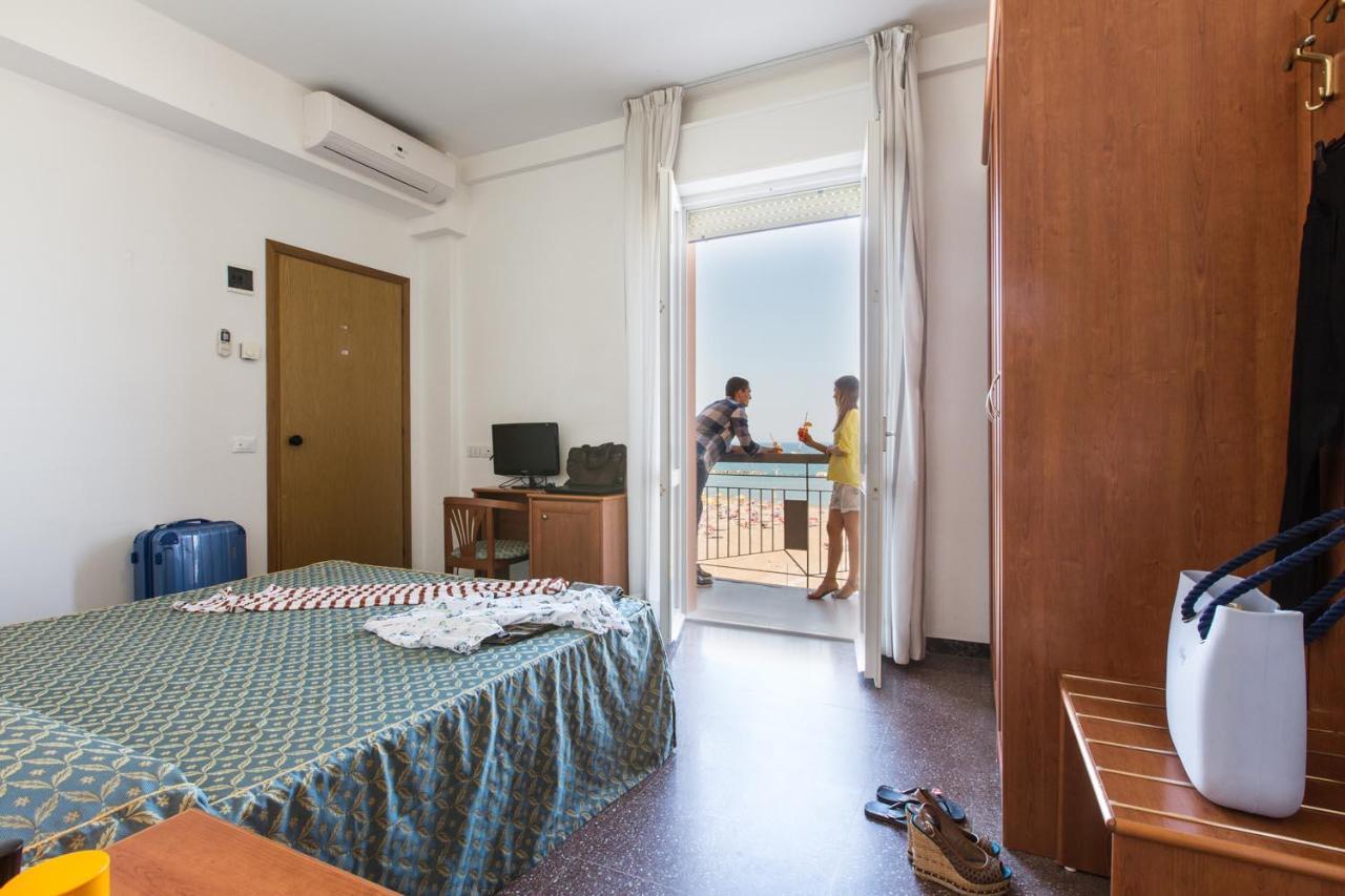 Hotel International Gabicce Mare Exterior photo