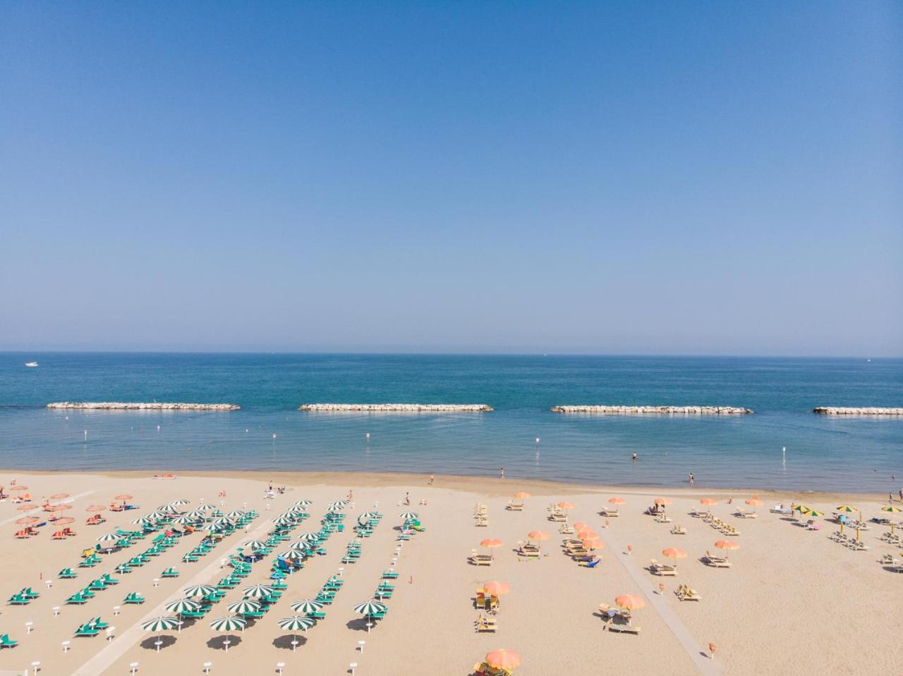 Hotel International Gabicce Mare Exterior photo