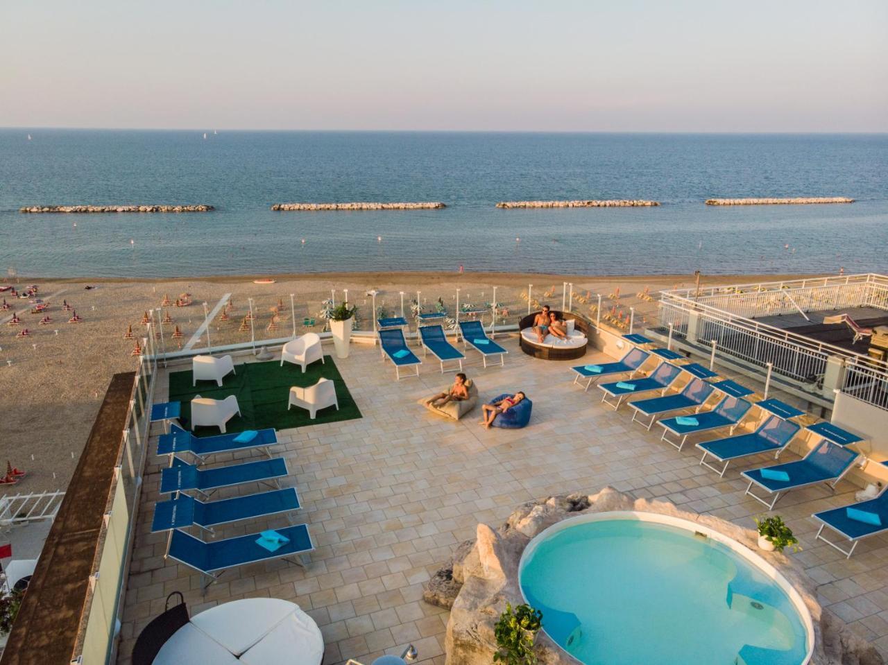 Hotel International Gabicce Mare Exterior photo